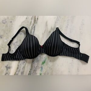NWOT ladies bra Sz 34D